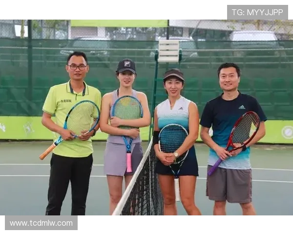 网球新手必看:团队协作与技巧提升的全面入门指南